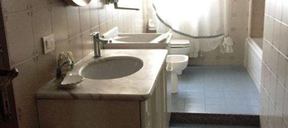 3 rooms Apartment in Carpi, Italy No. 233681 10