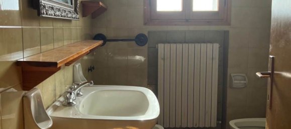 8 rooms House in Guiglia, Italy No. 165327 3