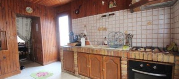 4 Schlafzimmer Haus in Saint-Julien-de-Chedon, France, Nr. 83989 2