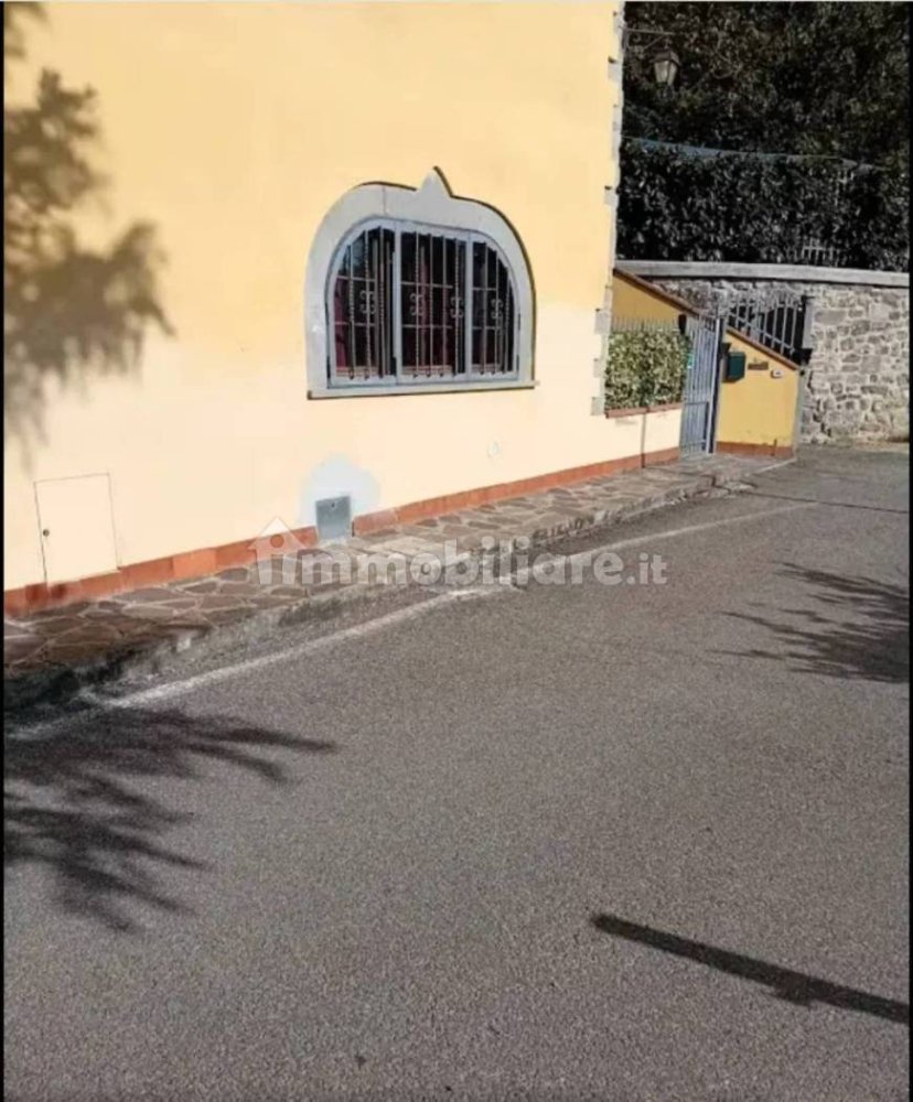 5 rooms Apartment in Scarperia e San Piero, Italy No. 80947