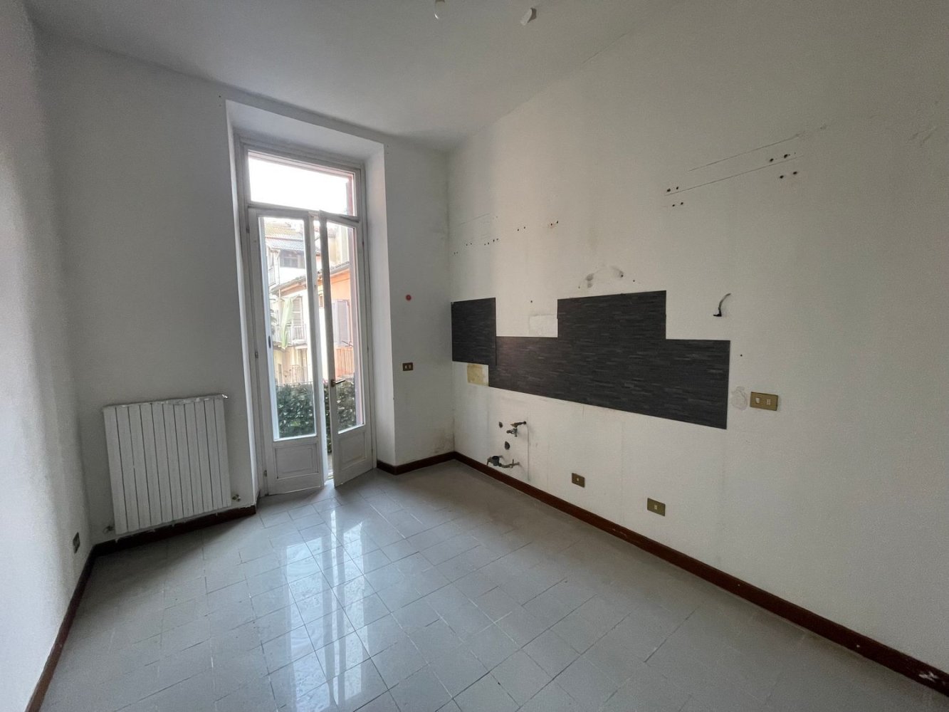 5-Zimmer Wohnung in Alessandria, Italy, Nr. 178762