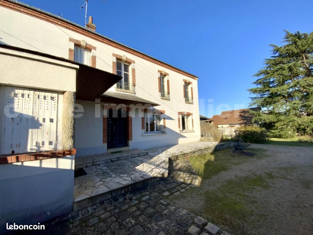 4 Schlafzimmer Haus in Saint-Jean-le-Blanc, France, Nr. 83484