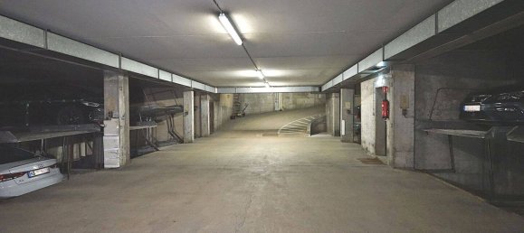  موقف سيارات في Nuremberg, Germany رقم 333990 4