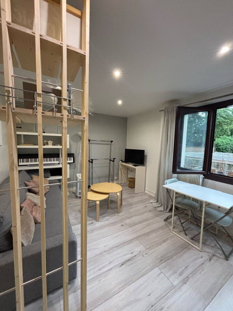 Studio in Savigny-sur-Orge, France No. 334503