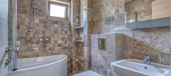 4 bedrooms Apartment in Przno, Montenegro No. 232 12