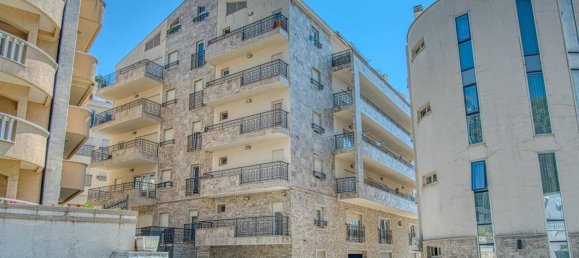 4 bedrooms Apartment in Przno, Montenegro No. 232 3