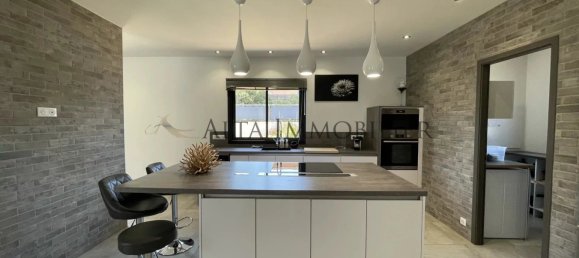 3 bedrooms Villa in Porto-Vecchio, France No. 274354 6