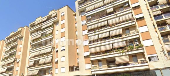 2 chambres Appartement à Rome, Italy No. 360347 4