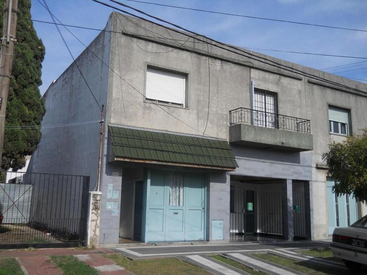 5 bedrooms House in Lomas de Zamora, Argentina No. 53330