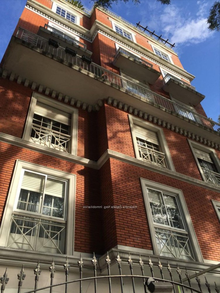 3 bedrooms Apartment in Montevideo, Uruguay No. 3077