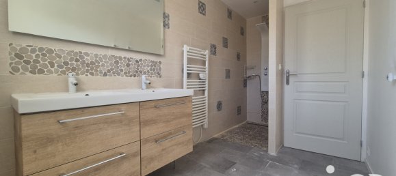 Casa de 4 habitaciónes en Thouars, France No. 348593 11