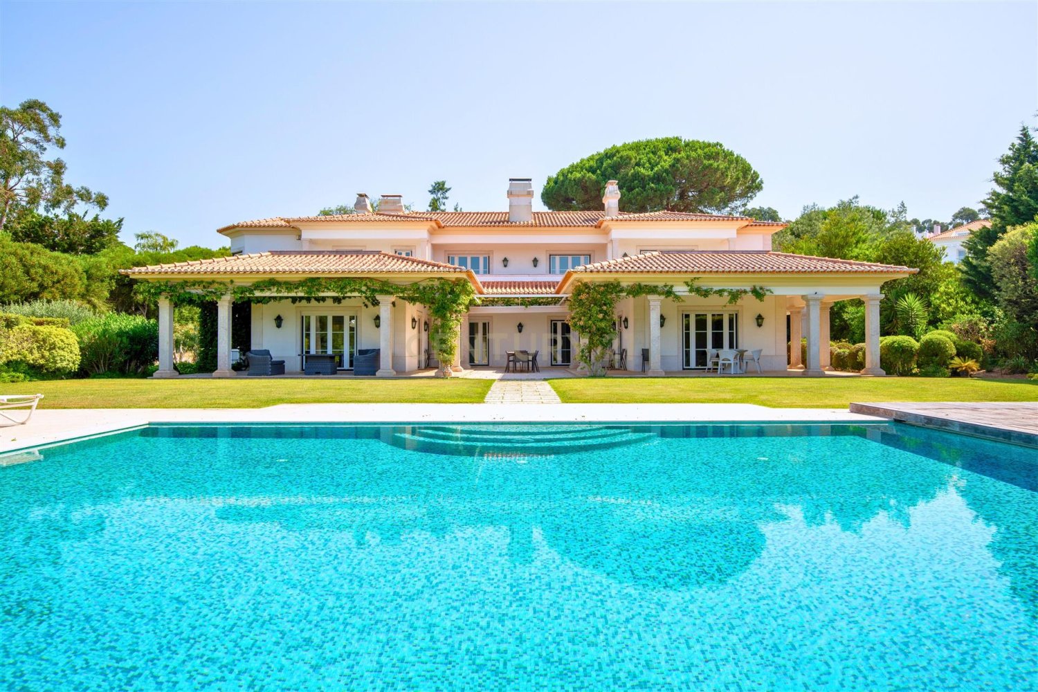 Дом с 7 комнатами в Кашкайш, Португалия № 295003