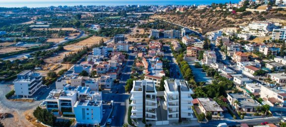 3 bedrooms Apartment in Limassol, Cyprus No. 2222 6