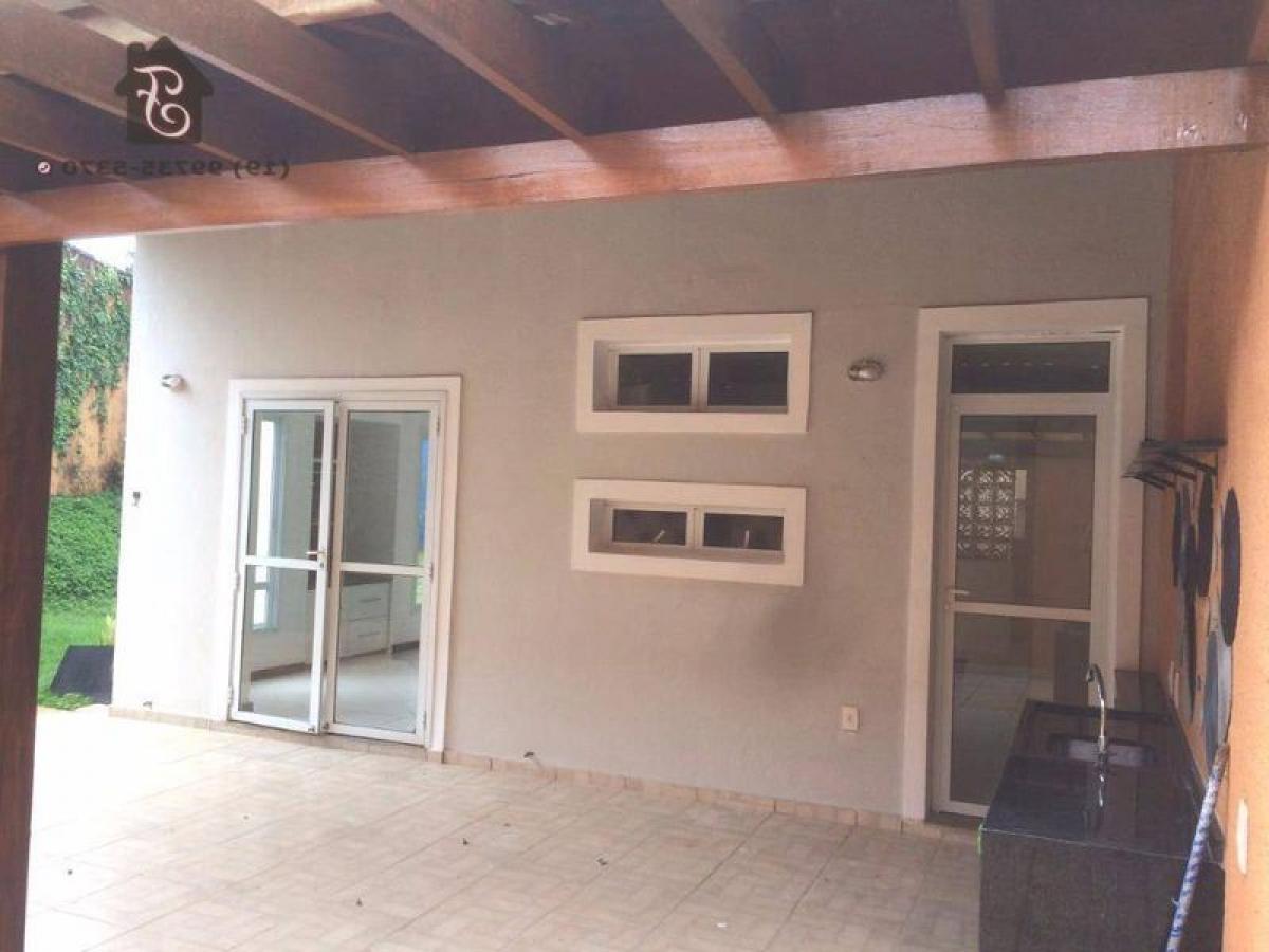 Casa de 3 dormitorios en Sao Paulo, Brazil No. 513476