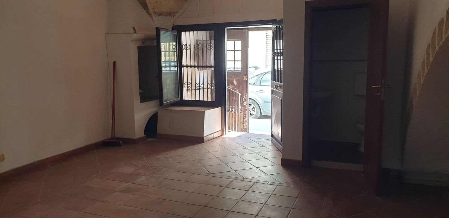  عقار تجاري في Barletta, Italy 33متر مربع رقم 347713