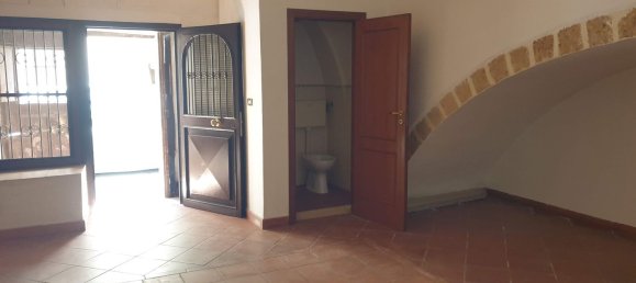 عقار تجاري في Barletta, Italy 33متر مربع رقم 347713 7