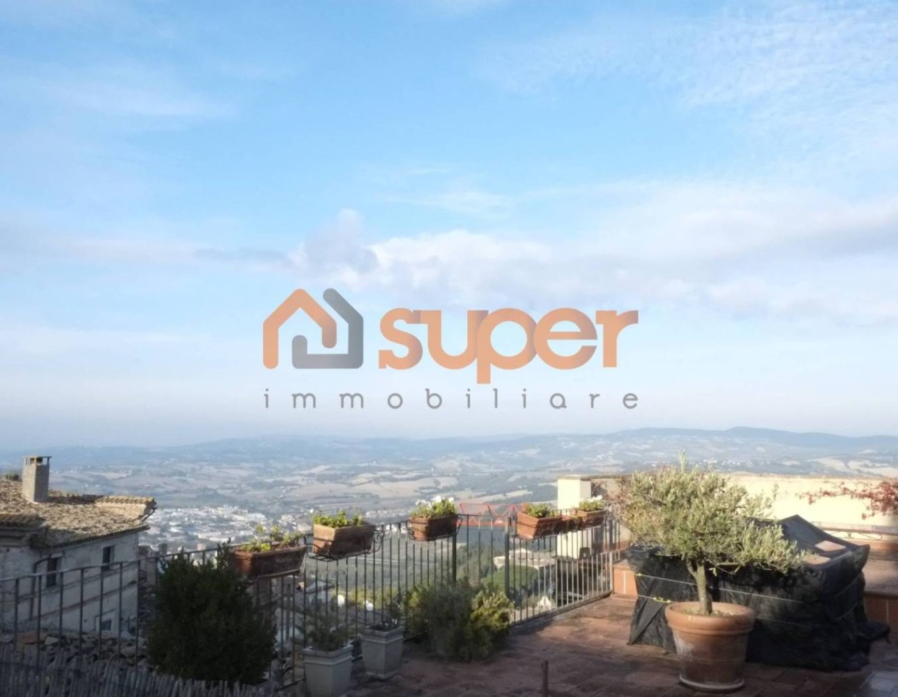 Apartamento de 3 dormitorios en Todi, Italy No. 145064