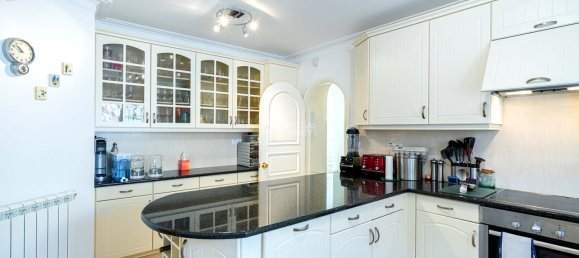 Villa de 6 dormitorios en Quarteira, Portugal No. 122083 14