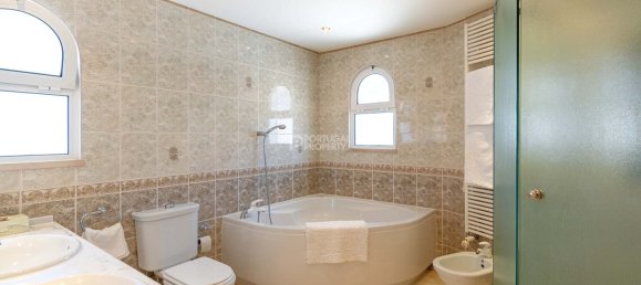 Villa de 6 dormitorios en Quarteira, Portugal No. 122083 30