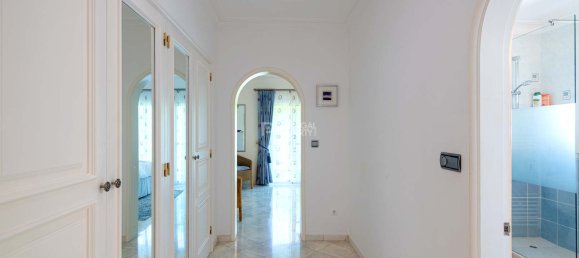 Villa de 6 dormitorios en Quarteira, Portugal No. 122083 17