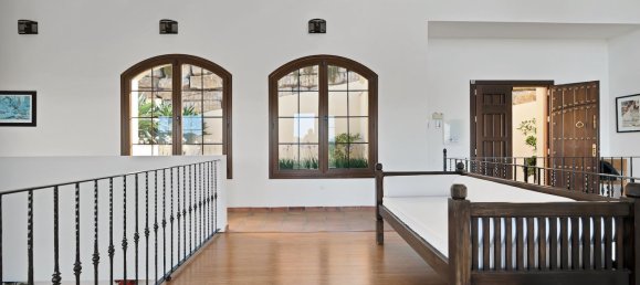 Дом с 5 спальнями в Бенахавис, Испания № 136392 3