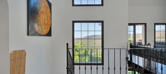 Дом с 5 спальнями в Бенахавис, Испания № 136392 8