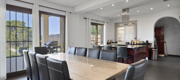 Дом с 5 спальнями в Бенахавис, Испания № 136392 17