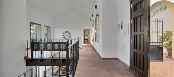 Дом с 5 спальнями в Бенахавис, Испания № 136392 7