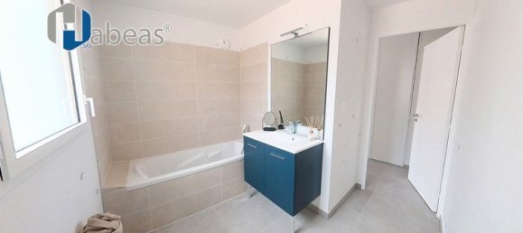 3 bedrooms Penthouse in Rhone, France No. 287427 14