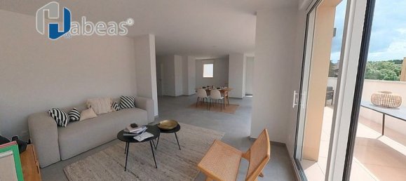 3 bedrooms Penthouse in Rhone, France No. 287427 8
