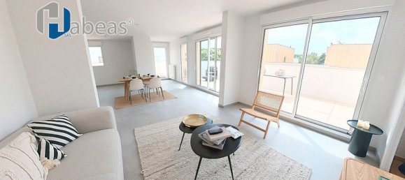 3 bedrooms Penthouse in Rhone, France No. 287427 7