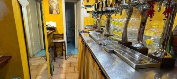 Gewerbliche Immobilie in Naples, Italy 40m², Nr. 346246 9