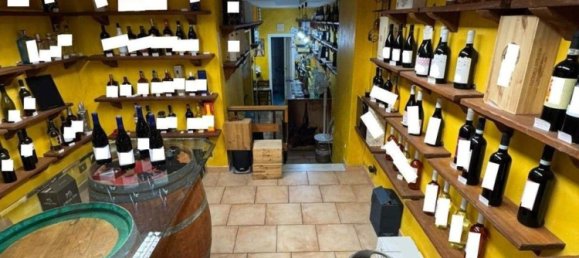 Gewerbliche Immobilie in Naples, Italy 40m², Nr. 346246 5