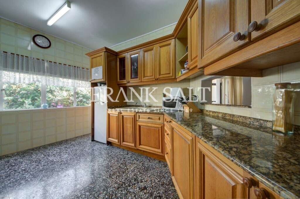 4 غرف نوم طابقين في Saint Julian's, Malta رقم 447