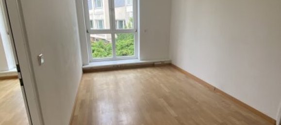 3-salle Garage à Innsbruck-Stadt, Austria No. 162647 2