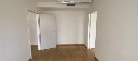 3-salle Garage à Innsbruck-Stadt, Austria No. 162647 7