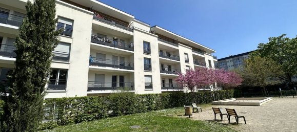 Studio in Le Port-Marly, France No. 328576 3