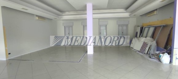 2-Zimmer Gewerbliche Immobilie in Stezzano, Italy, Nr. 102353 3