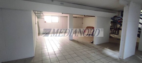 2-Zimmer Gewerbliche Immobilie in Stezzano, Italy, Nr. 102353 4