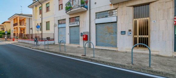 2 rooms Apartment in Peschiera Borromeo, Italy No. 259090 10