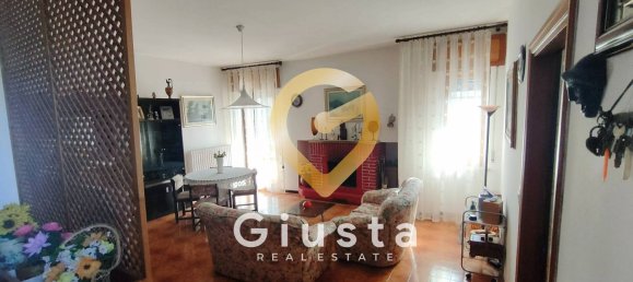 4 rooms Apartment in Brindisi, Italy No. 161430 8
