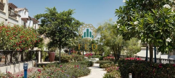 2 bedrooms Villa in Mirdif, UAE No. 8216 22