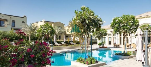 2 bedrooms Villa in Mirdif, UAE No. 8216 34