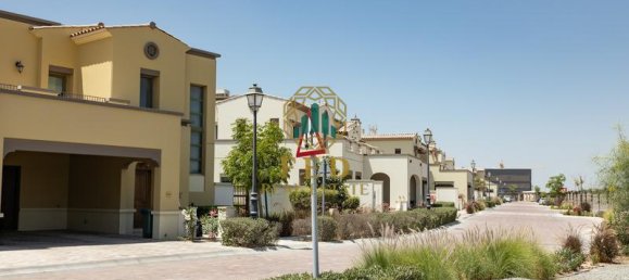 2 bedrooms Villa in Mirdif, UAE No. 8216 5