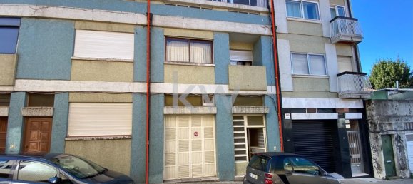 7 bedrooms Villa in Porto, Portugal No. 111809 2