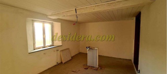 7 rooms House in Taino, Italy No. 70175 20