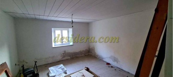 7 rooms House in Taino, Italy No. 70175 2