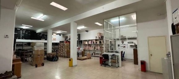 1-salle Entrepôt à Ostuni, Italy No. 346296 2