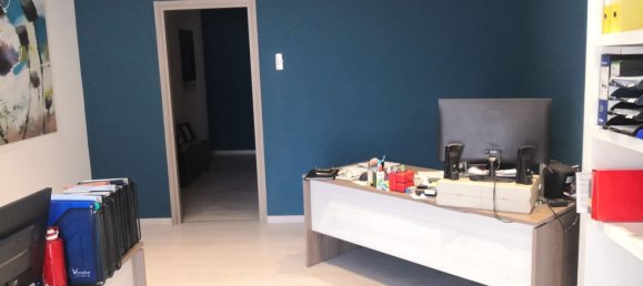 71m² Commercial property in San Giovanni Teatino, Italy No. 96298 7