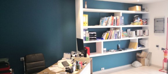 71m² Commercial property in San Giovanni Teatino, Italy No. 96298 6